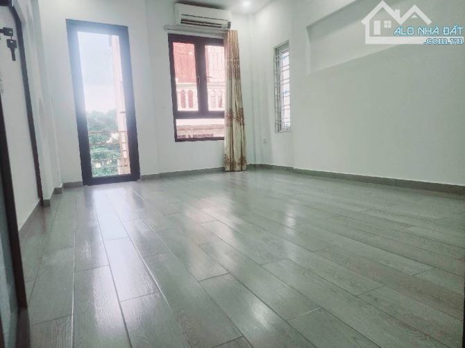 Bán nhà Vĩnh Hưng. Lô góc - phân lô - Ô tô ngủ trong nhà. Hàng xóm Dương Văn Bé - 10
