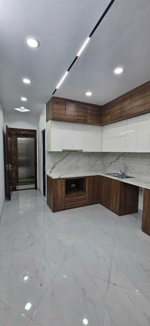 BÁN NHÀ XUÂN THỦY 35m MT 3,5m NGÕ THÔNG KINH DOANH  6 TẦNG 10 TỶ - 10