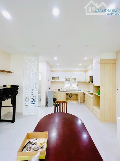 BÁN NHÀ KHU VIP MỚI ĐẸP 4 TẤM BẾN VÂN ĐỒN HẺM XE HƠI GIÁ 15 TỈ DT 4,7*12 HIẾM BÁN KHU NÀY - 10