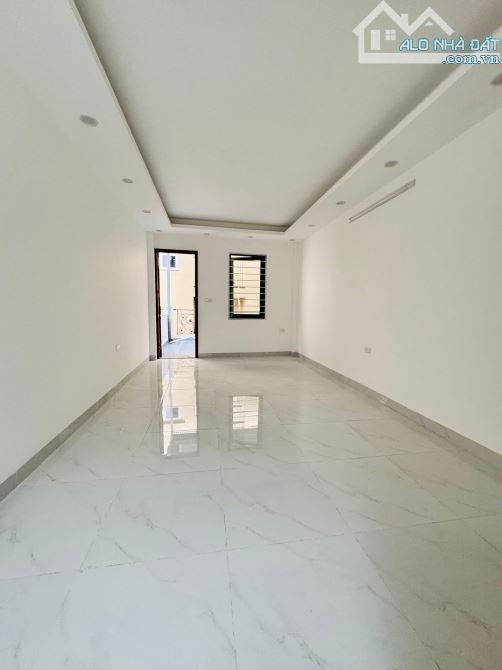 BÁN NHÀ XUÂN THUỶ 33m2x6T giá chỉ 10.6 tỷ-GẦN ÔTÔ TRÁNH-NGÕ THÔNG RỘNG NÔNG-THANG MÁY - 11