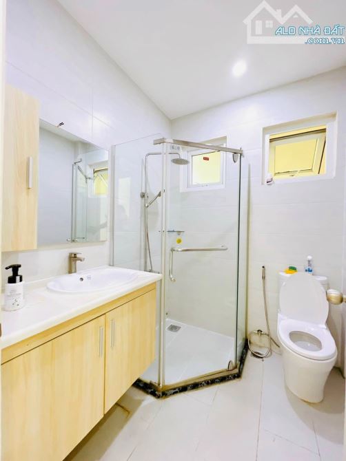 BÁN NHÀ KHU VIP MỚI ĐẸP 4 TẤM BẾN VÂN ĐỒN HẺM XE HƠI GIÁ 15 TỈ DT 4,7*12 HIẾM BÁN KHU NÀY - 11