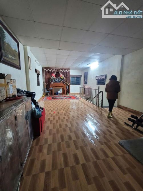 Bán nhà Hàm Tử Quan-DT 46 m2 x 4 tầng.MT 4,4m.NGÕ RỘNG 3 GÁC TRÁNH ĐỖ. - 1