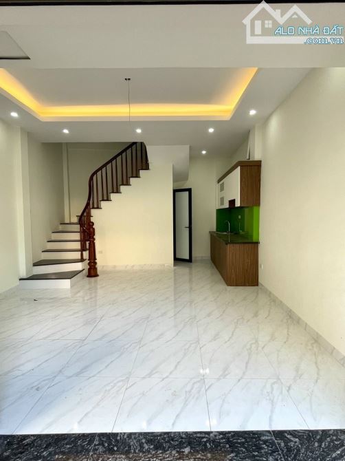 Bán nhà riêng tại Kim Hoàng, 5.1 tỷ, 32m2, 3PN + 4WC + 5 tầng, chính chủ giá cực chất - 1