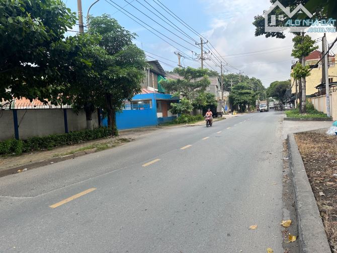 LÔ GÓC 2 MẶT TIỀN 185M2, SIÊU HIẾM DĨ AN ,HỒ CHÍ MINH🔥 - 1