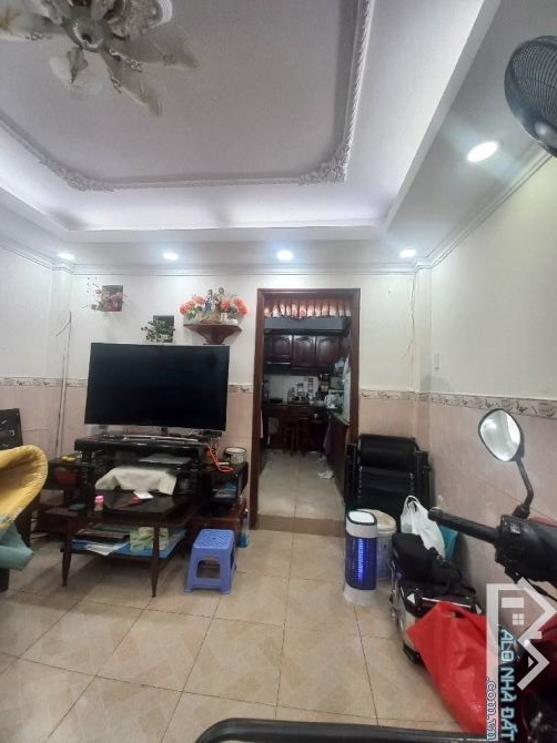 Bán gấp nhà trung tâm Sài Gòn, Lê Văn Sỹ, Trường Sa, dt ~ 4*9, 4 tầng, chỉ  hơn 5 tỷ (2025 - 1