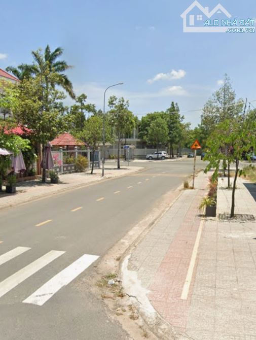 Bán đất 3 mặt tiền siêu đẹp trung tâm thành phố Phú Mỹ Bà Rịa Vũng Tàu, DT: 3704m2. - 1