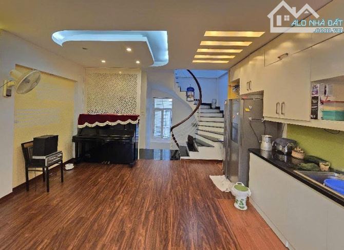 🏡Nhà CỰC ĐẸP Yên Hòa, 41m2 5 Tầng, Ô TÔ Đỗ cửa, Đường THÔNG gần TRƯỜNG HỌC - 1
