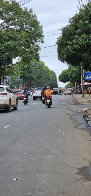 MẶT TIỀN LÊ DUẨN ĐỐI DIỆN DH TÂY NGUYÊN CÓ SẴN 20 PHÒNG TRỌ CHO THUÊ 9,73x37,47m HẬU 14,8m - 1