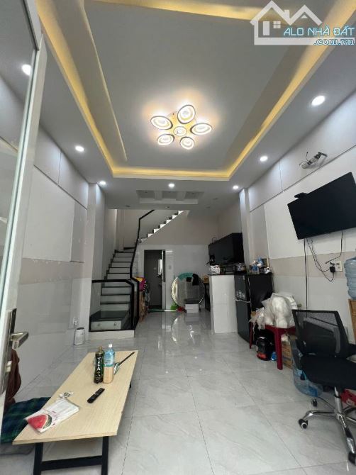 NHÀ ĐẸP Ở NGAY 3 TẦNG GẦN CHỢ HIỆP BÌNH 4X10; chỉ 4,9 TỶ. - 1