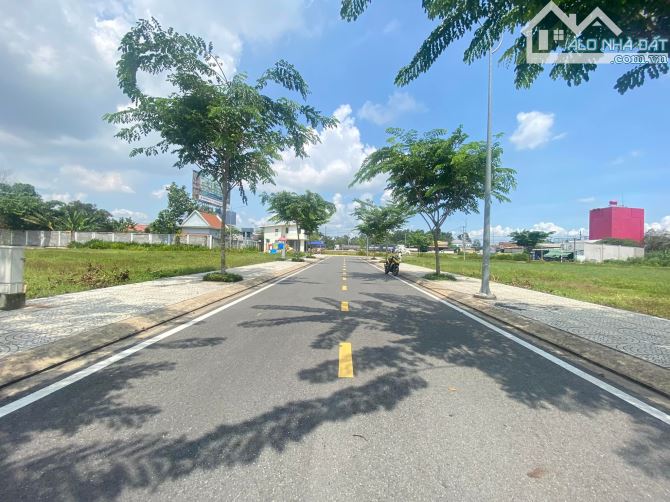 Thanh lý gấp 2 nền đất đối diện Chợ mới Long Thành, giá 1tỷ6, SHR. - 1