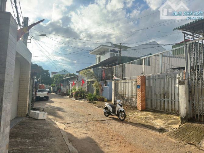 Bán Đất Tặng Nhà Cấp 4  Mặt Tiền Đường Đồng Sỹ Bình-Tân Thành BMT - 1
