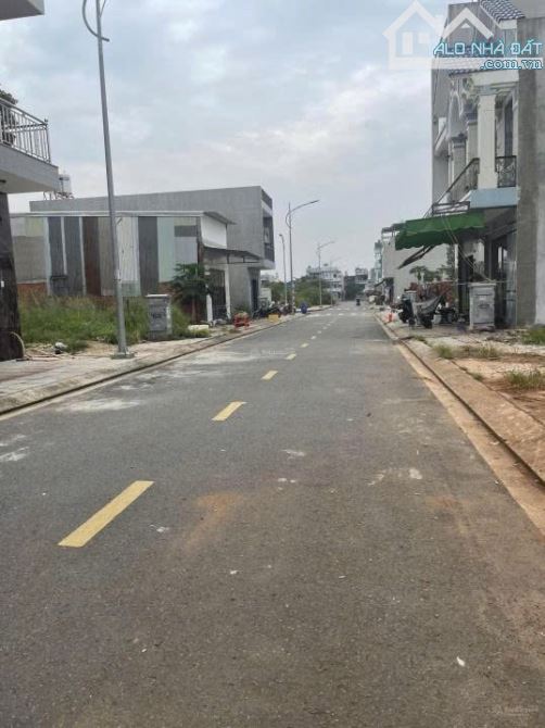 Đất Giáp Quận 2 - 1,4tỷ - Sổ Hồng Riêng - 1