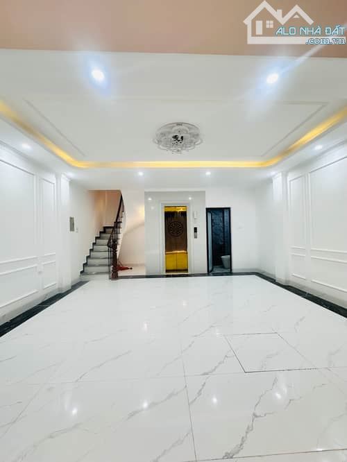 SIÊU PHẨM THANH XUÂN -PHÂN LÔ BÀN CỜ Ô TÔ 7 CHỖ QUA - DT 48M X 8 TẦNG THANG MÁY  - MT 5,5M - 1