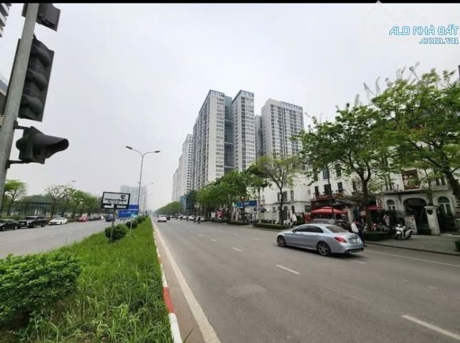Cần bán nhà biệt thự XUÂN TẢO Nguyễn Xuân Khoát 4tầng thang máy full nội thất. - 1