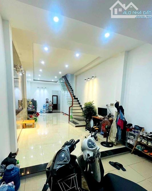 Nhà mới, hẻm ô tô thông, gần Cầu Vượt Lê Trọng Tấn, 4.6 tỷ - 1