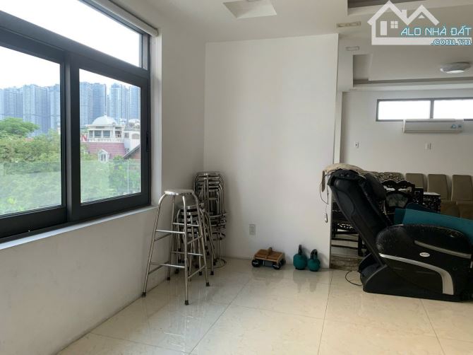 Bán biệt thự Trần Não 12 đường số 20 DT600m 20x20 sân vườn hồ bơi - 1