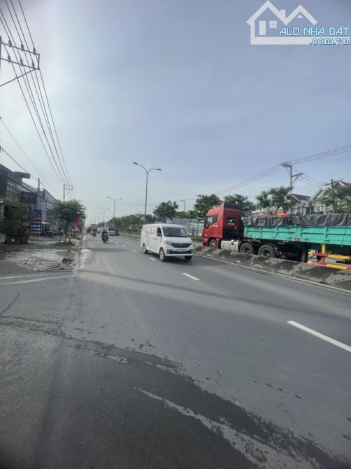 chủ gửi bán lô đất làm kho xưởng- xây trọ - 1000m2- gần đường lộ trần văn giàu- bình chánh - 1