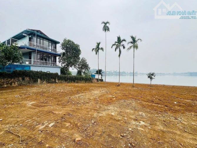BÁN 1300m ĐẤT NGHỈ DƯỠNG BÁM MẶT HỒ ĐỒNG CHANH - 1