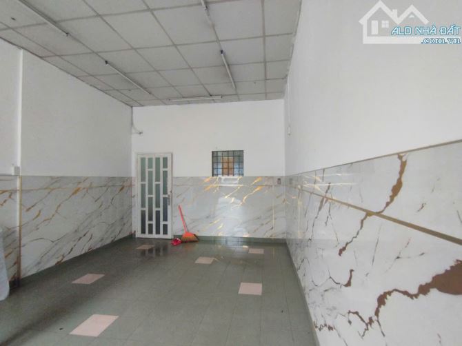 Cho thuê mặt bằng đường Phạm Văn Thuận, giá 8 triệu - 1