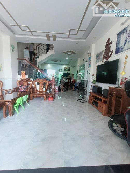 Hot! Nhà 3 lầu kiên cố full nội thất 76m2 mặt 5m KĐT Hà Quang 2 giá rẻ 6,4 tỷ - 1