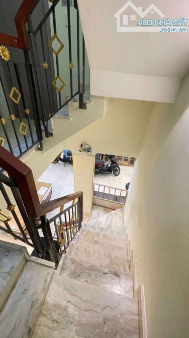 Trung tâm Q3, chủ nhà qua Mỹ định cư. Vài ebước ra phố Nguyễn Đình Chiểu. 50m2. Nhỉnh 8 tỷ - 1