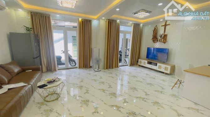 Bán nhà HXH 2 tầng Lê Văn Sỹ, ngang bề thế 7m 3PN giá 8.7 tỷ TL - 1