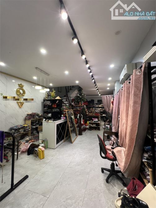 💥ĐẸP TRỌN VẸN: Pháo Đài Láng 60m2, dân xây, full NT, ô chờ, lô góc, sát ô tô đỗ, MT 5.3m - 1