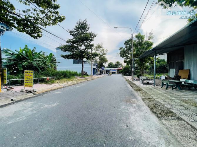 Bán lô TDC Tân Biên sổ sẵn gần nhà thờ Hà Phát.  Diện tích: 4.5 x 18.1m (81m2) Giá 2ty5 - 1
