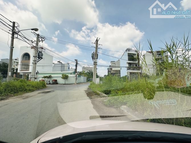 Đất ở- Hẻm xe hơi- KDC phân lô- Bưng Ông Thoàn- Phú Hữu - 1