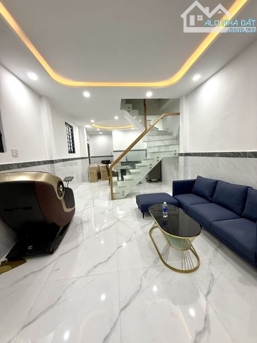 CĂN GÓC 2 MT HIẾM HOÀNG TRỌNG MẬU, ngay HIM LAM, NHÀ 2 TẦNG FULL NỘI THẤT NHỈNH 5 Tỷ - 1