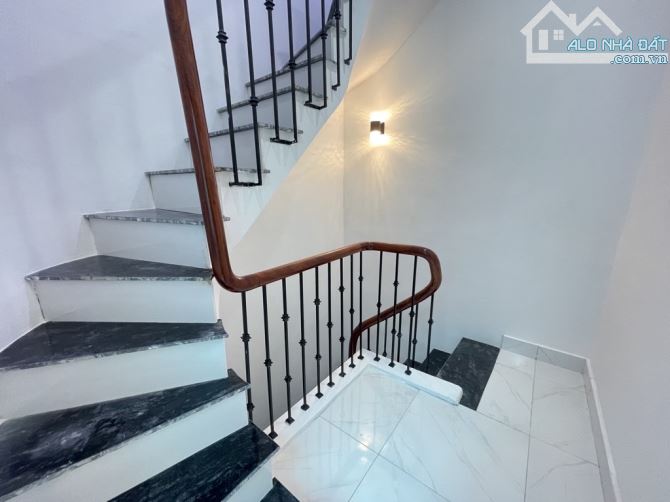 NHÀ BÁN-VĂN CHƯƠNG-LÔ GÓC -GẦN HỒ –5 TẦNG-28/35M2-MT 8M :GIÁ CHỈ  7 TỶ - 1