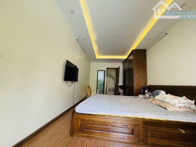 Nhà Cầu Giấy 35m², 6 tầng hiện đại, 2 mặt thoáng – Vị trí trung tâm, giá 8,2 tỷ - 1