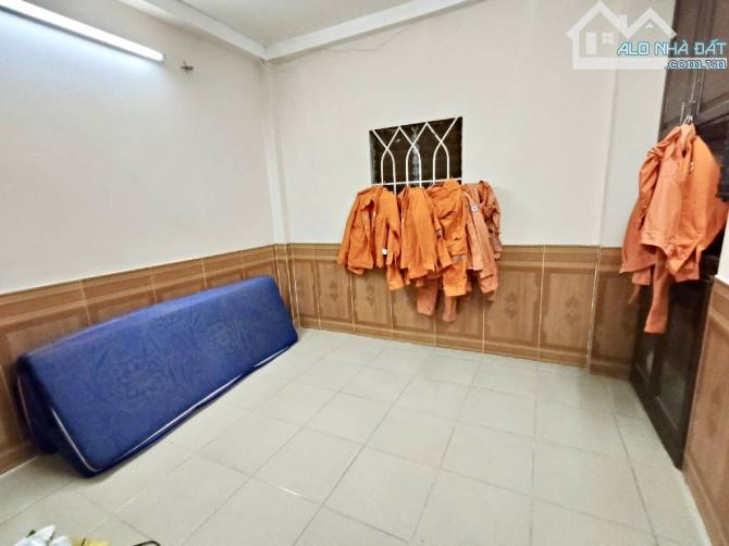 Nhà Q3 4 tầng 2PN 2WC Trần Quang Diệu Nhích 2Tỷ TL - 1