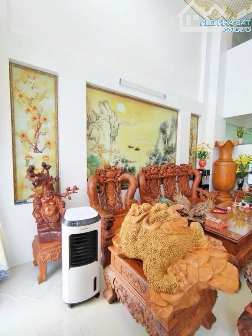 Biệt Thự 4 tầng Mặt tiền đường HIỆP THÀNH 13 phường HT Q12 dt 333m2 (6,9mx49m) Đường 12m - 1