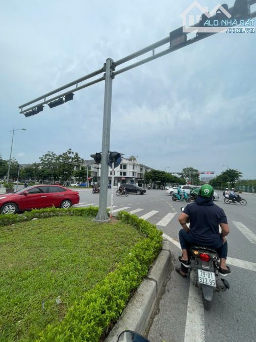 Phân lô liền kề KĐT mới Văn Khê 111m2, 4 tầng, MT8.8m giá 39.5 tỷ - 1
