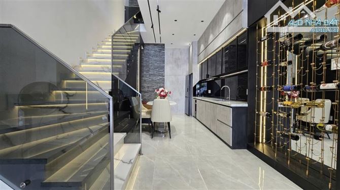NHÀ MỚI XÂY 100% – GÓC 2 MẶT TIỀN – PHƯỜNG PHÚ MỸ, CẠNH PHÚ MỸ HƯNG, QUẬN 7 – 6.95 T.Ỷ -LH - 1