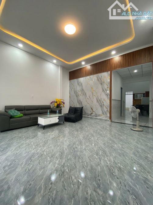 Bán căn nhà 1 trệt 1 lửng 150m2 Tân Thông Hội giá 770 triệu sổ hồng riêng - 1