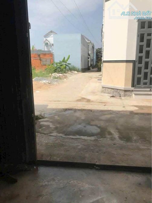 Cho thuê Kho 200 m2 hẻm Hoàng Quốc Việt 6,5 triệu - 1