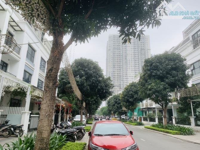 Bán biệt thự Vinhomes Gardenia Hàm Nghi, 155m2, 4 tầng, thang máy, gara, giá 72 tỷ. - 1