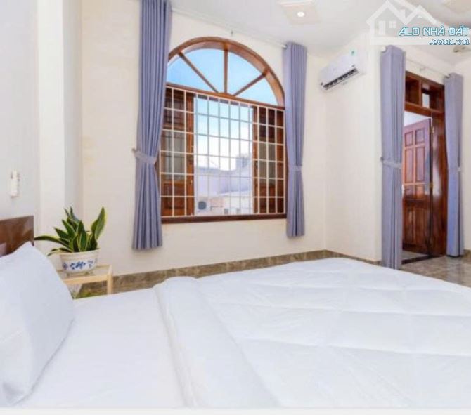 NHÀ ĐẸP 108M2 1 TRỆT 3 LẦU VÕ THỊ SÁU  HẺM 5M Ô TÔ DẾN TẬN NHÀ GẦN BÃI SAU CHỈ 7t3 - 1