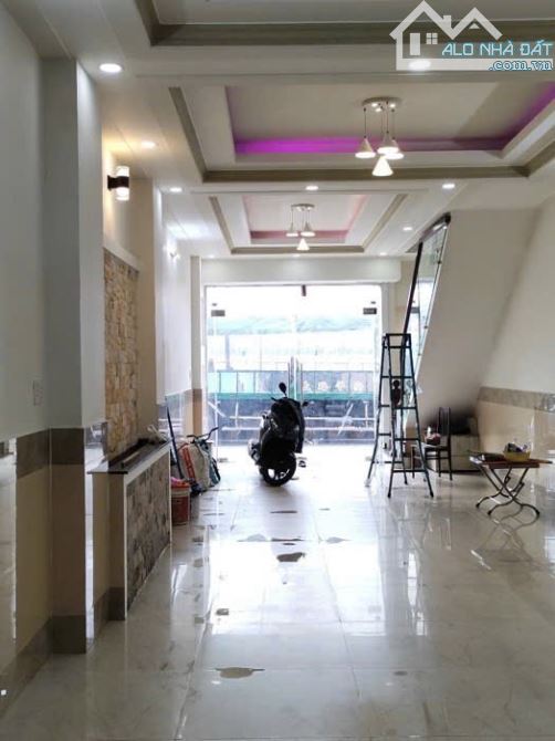 NHÀ 5 tầng MẶT TIỀN Đường THỚI AN 03, phường THỚI AN, Q12, DT 65m2 , đường 10m - 1