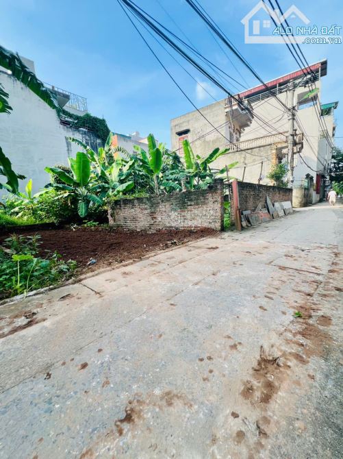 BÁN LÔ ĐẤT ĐẸP – SỔ ĐỎ CHÍNH CHỦ – VỊ TRÍ ĐẮC ĐỊA TẠI YÊN NGHĨA, HÀ ĐÔNG Địa chỉ: tổ 14 - 1