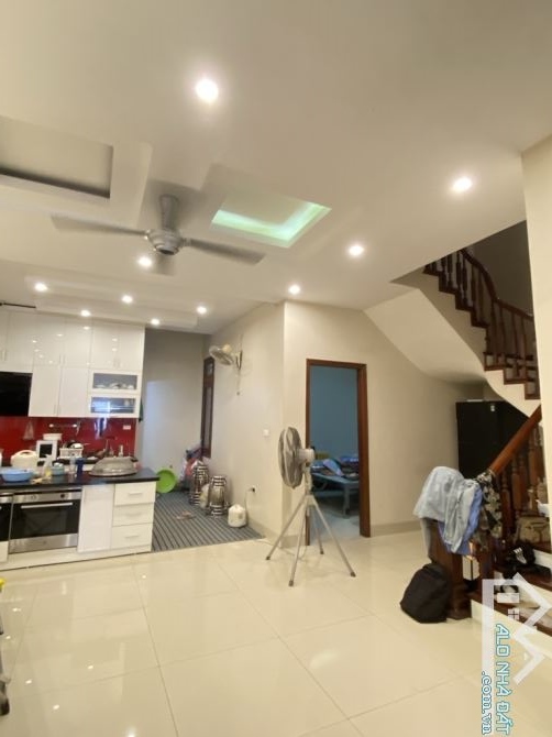 Nhà đẹp Cổ Linh 150m 3 Tầng đường 9m, gần Hồ, CV chỉ 22Tỷ - 1