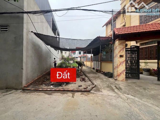 Tôi chính chủ - bán nhanh 52m đất thị trấn Phúc Thọ, lô góc 3 mặt thoáng