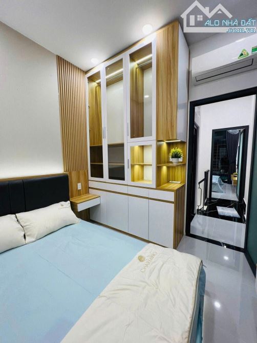 HẠ GIÁ QUÁ MẠNH – NHÀ ĐẸP - ĐƯỜNG VIP - Nguyễn Hồng Đào – 90m2 – 2 Tầng – GIÁ 9 TỶ NHỈNH - 1