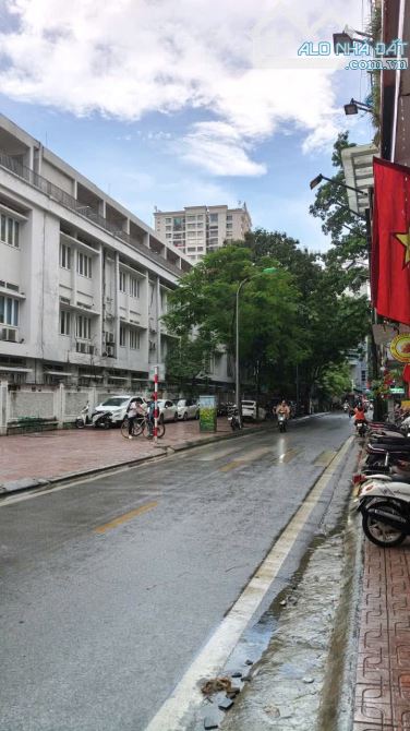 BÁN NHÀ 4 TẦNG 3 MẶT TIỀN ĐẸP NHẤT PHỐ NGUYỄN CÔNG HOAN, DT 71M2 MT 5,5M, NHỈNH 36TỶ - 1