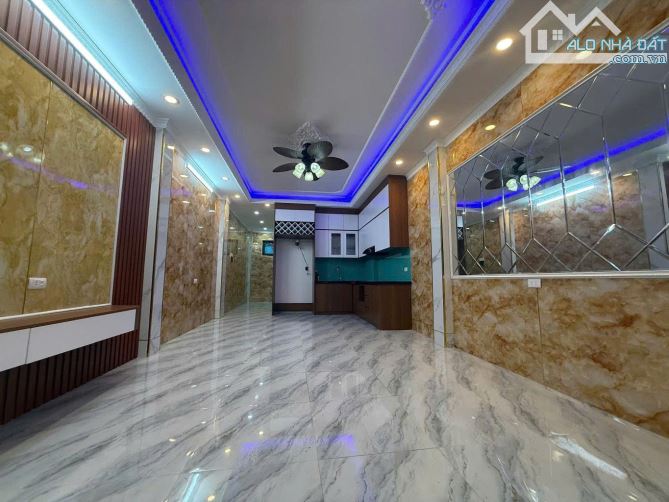 GIÁ CHỈ ĐỂ CHÀO- MINH KHAI - NHÀ 45m x5 tầng Ở LUÔN -Hàng Xóm TIMECITY- TC 8. Tỷ  CTL - 1