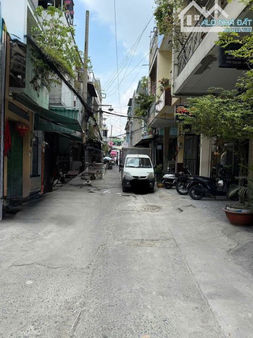 Bán nhà MT Nguyễn Trọng Tuyển, phường 2, 3.1x11m, 4 tầng, nội thất cao cấp - 1