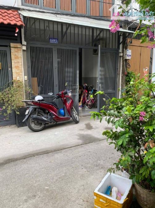 TRANG BÌA - NHÀ MỚI 4 TẦNG - HẺM XE HƠI QUAY ĐẦU ĐƯỜNG SỐ TÂN QUY QUẬN 7 - 1