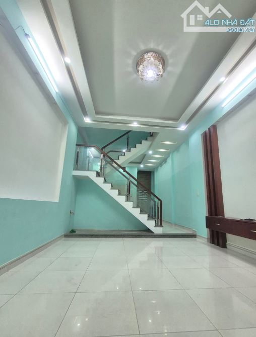 Nhà 1 trệt 1 lầu 72m  2p ngủ rộng , đường 4m thông cách ngã 3 ông xã 300m - 1